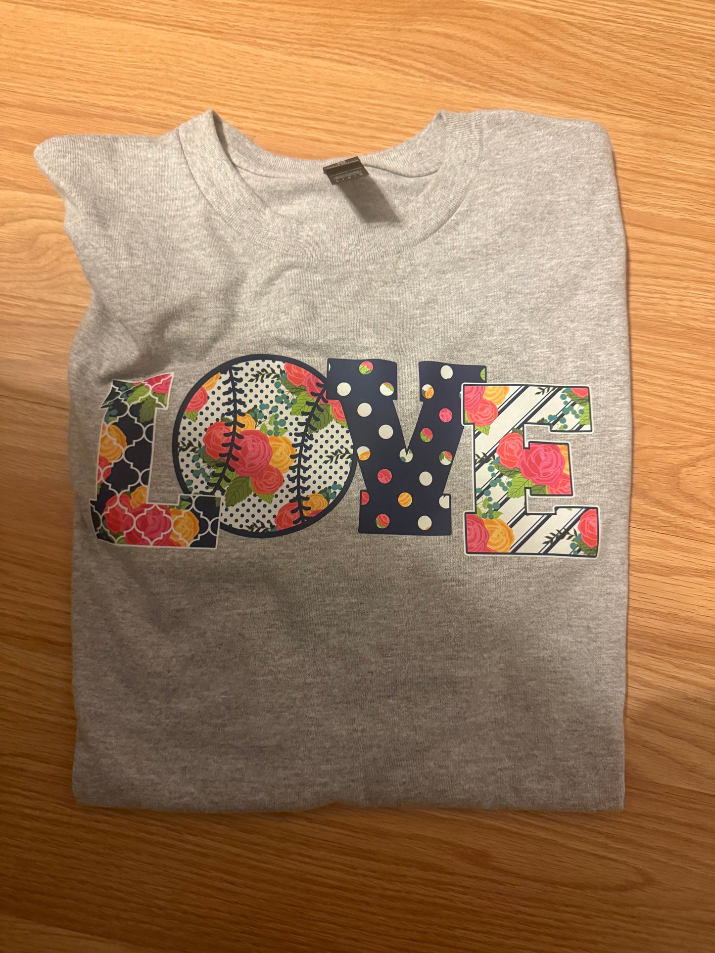 1013-Gray Love TShirt