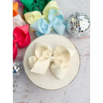 Scalloped Bow