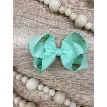 Scalloped Bow