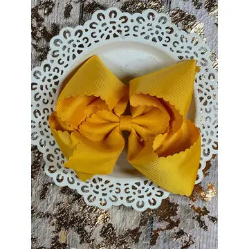 Oversize Scalloped Hair Bow