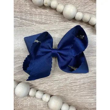Scalloped Bow