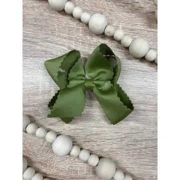 Scalloped Bow