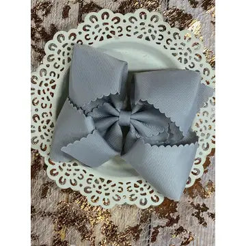 Oversize Scalloped Hair Bow